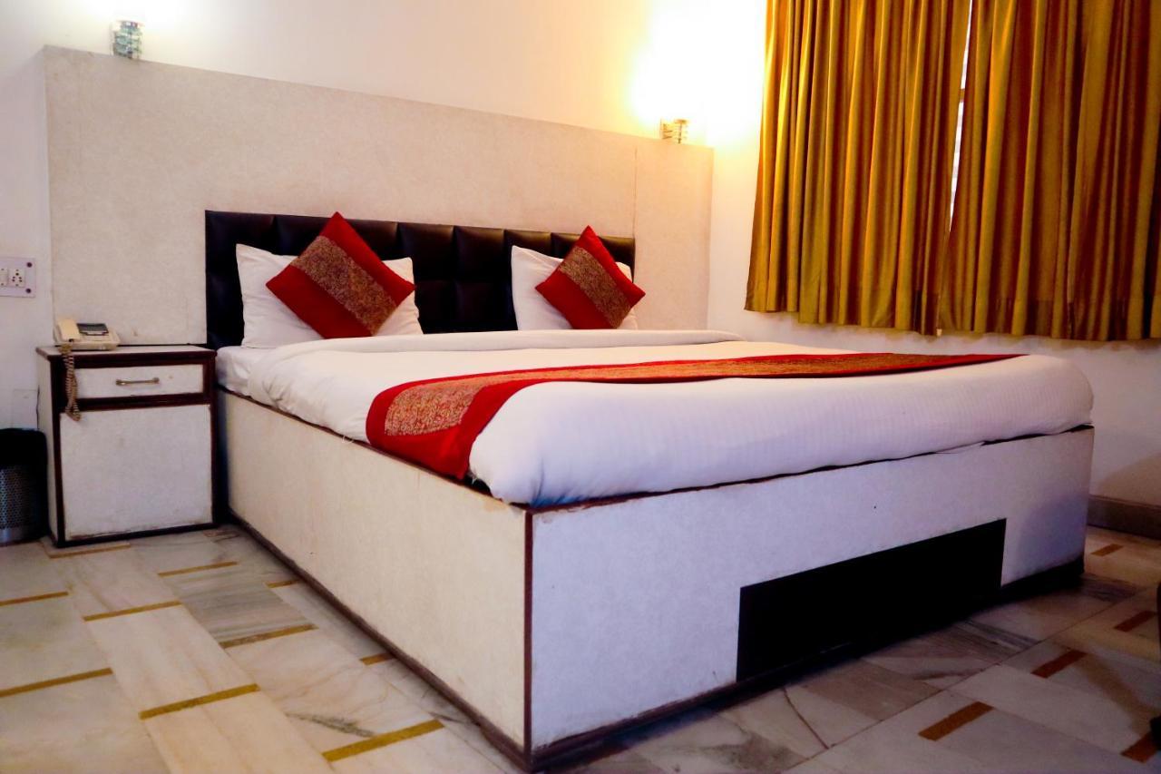 Hotel India International New Delhi Exteriör bild